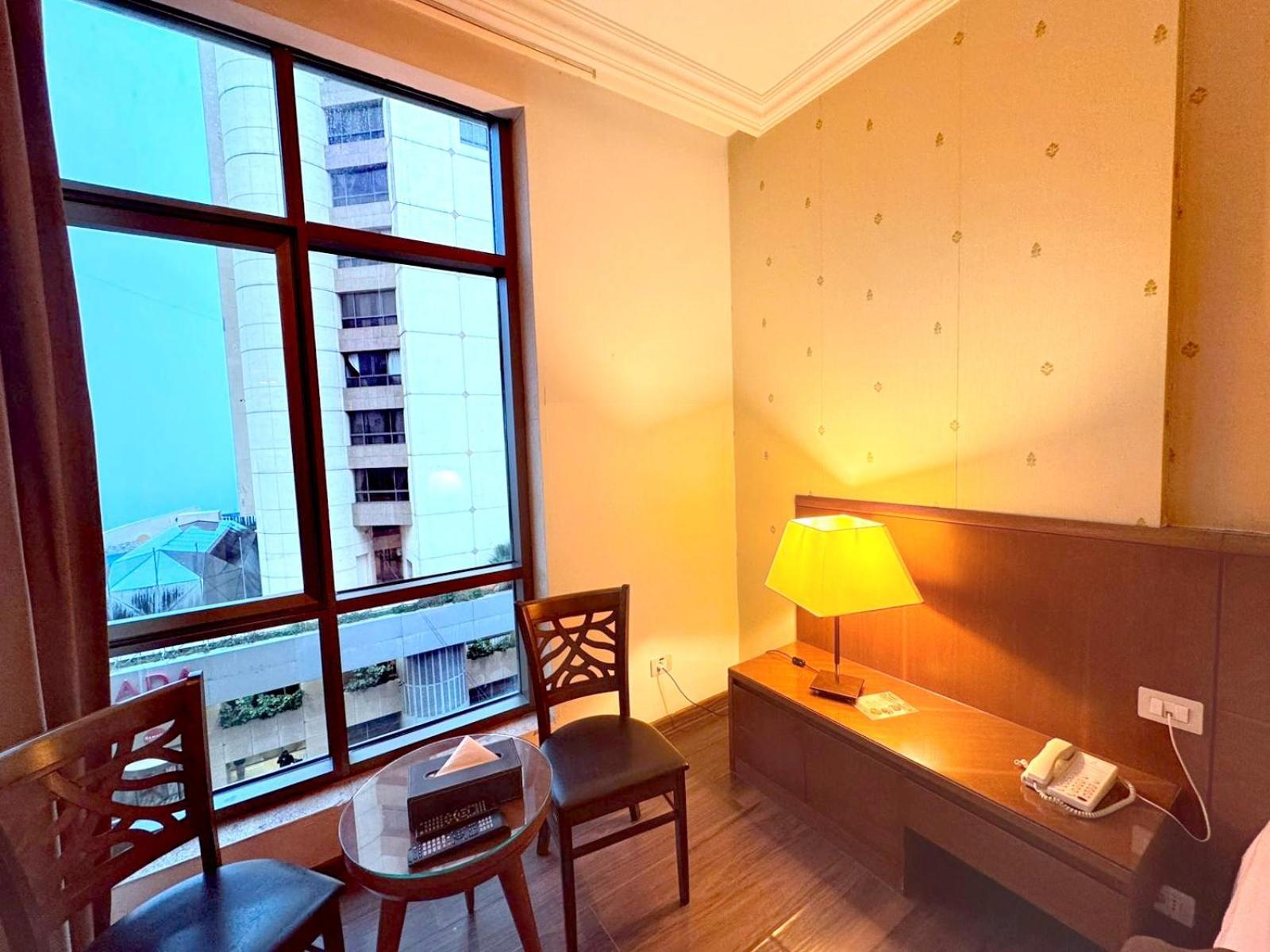 King Suites Hotel Beirut Bagian luar foto